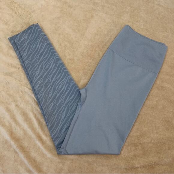 Fabletics Leggings Small Gray Animal Print Seamless High Waist - Picture 12 of 12